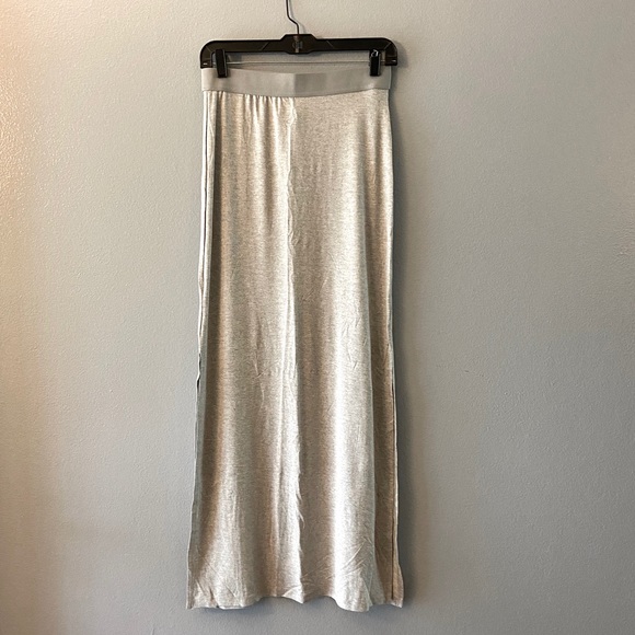 NWT H&M Basic Feather Gray Maxi Skirt - Picture 4 of 5
